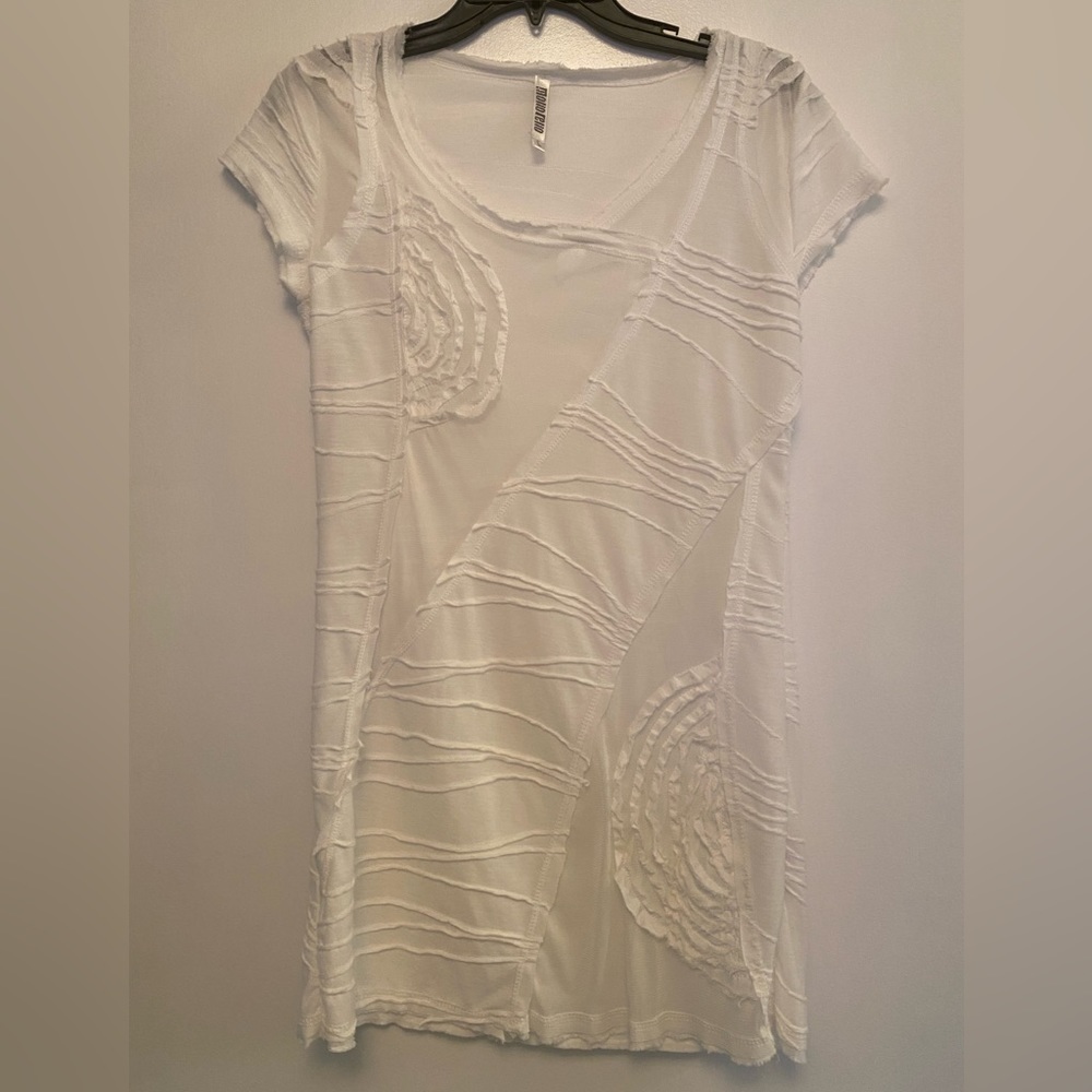 Ivory mesh detailed T-shirt size large